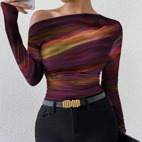 Tops - Casual Women's Marble Ombre Print Asymmetric Neck Fitted top